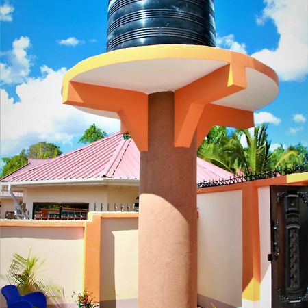 Jakicha Motel Dar es Salaam Exteriör bild