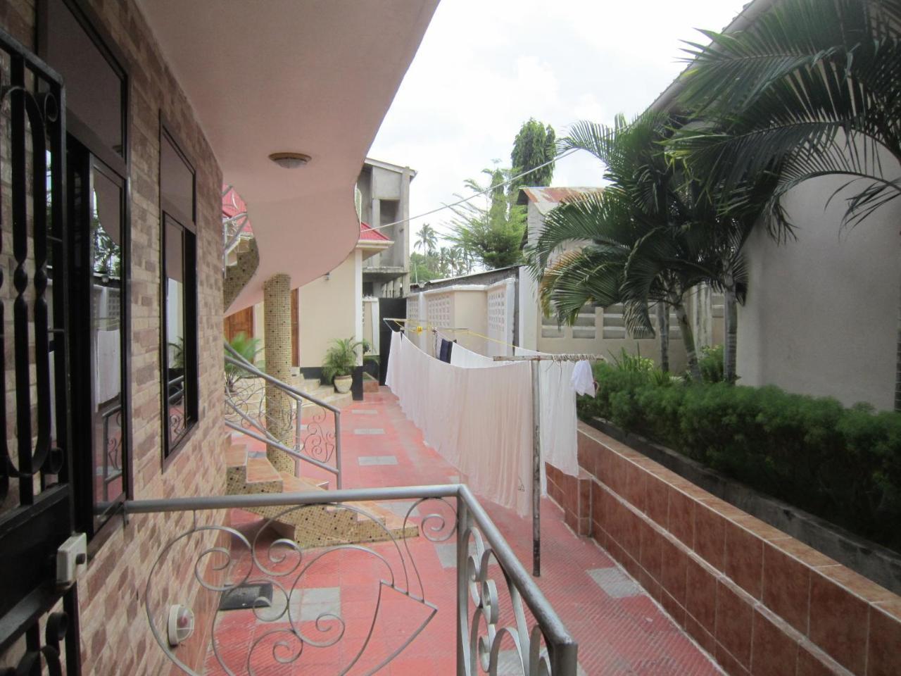 Jakicha Motel Dar es Salaam Exteriör bild
