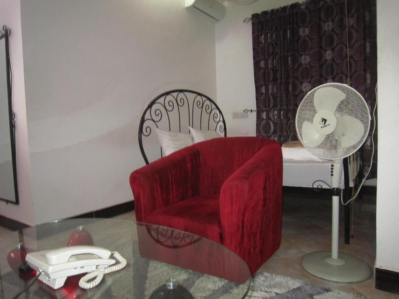 Jakicha Motel Dar es Salaam Exteriör bild