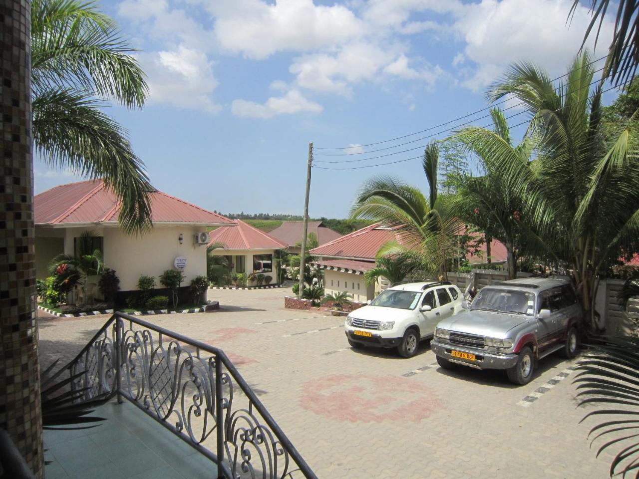 Jakicha Motel Dar es Salaam Exteriör bild