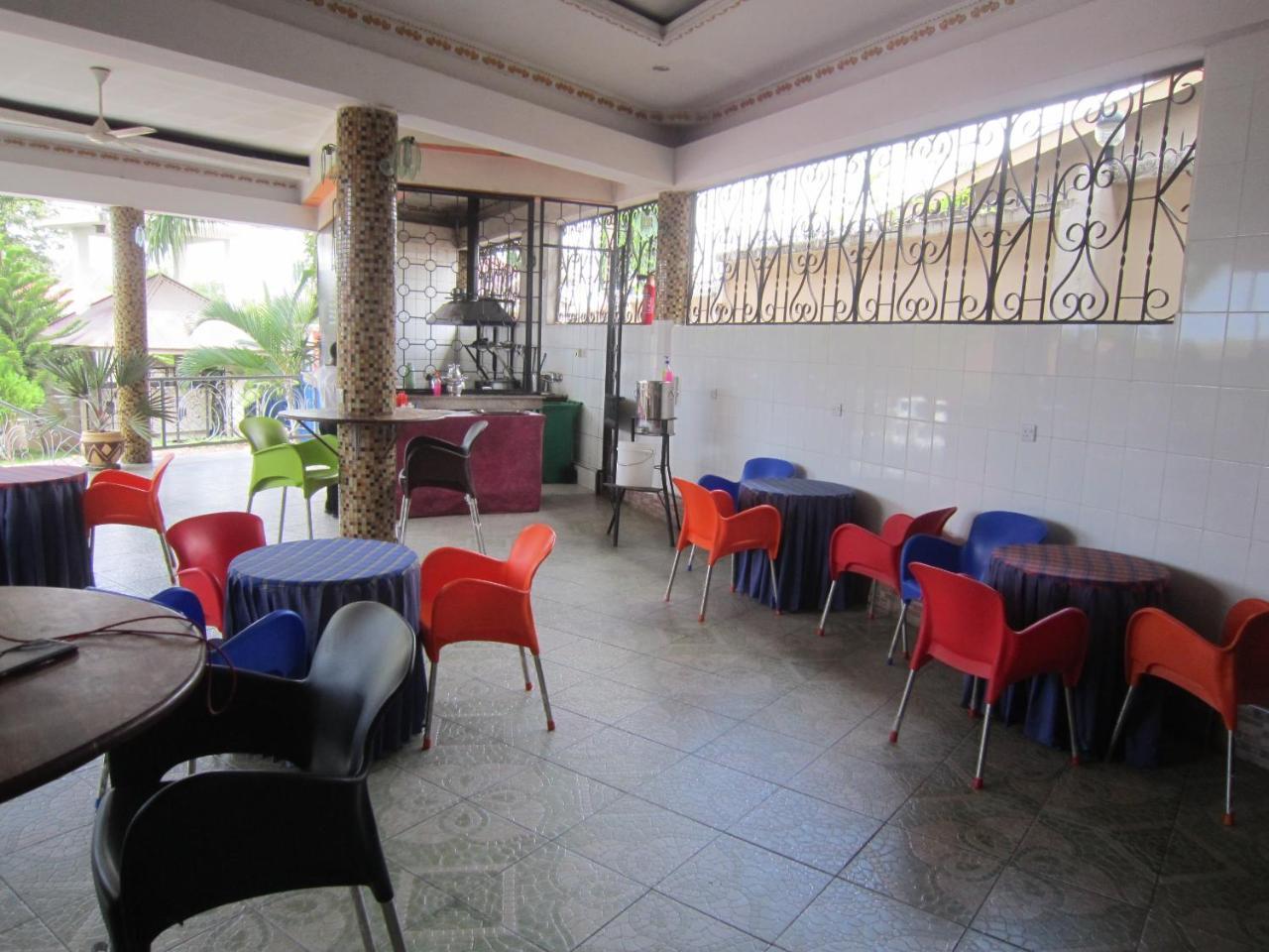 Jakicha Motel Dar es Salaam Exteriör bild