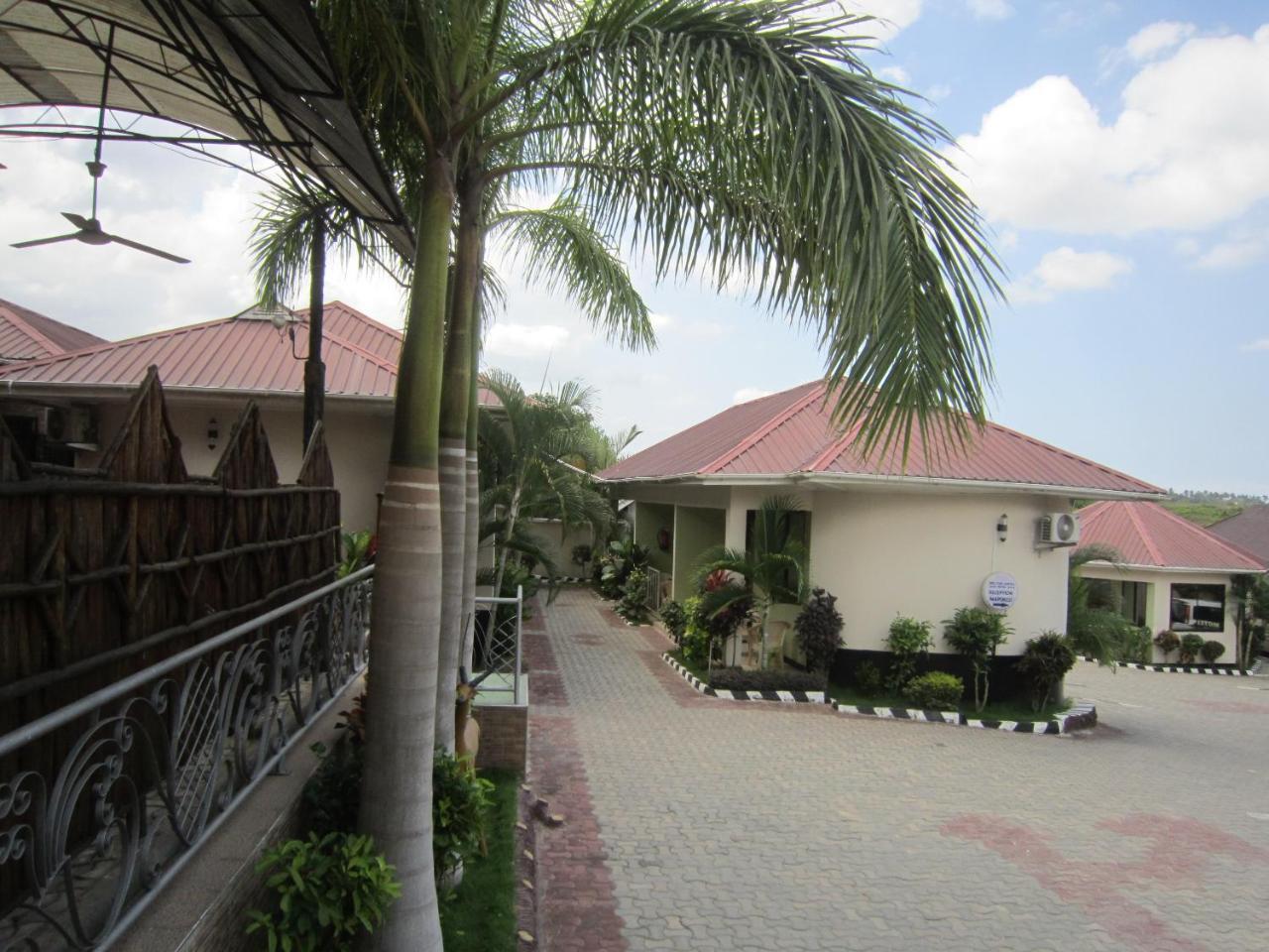 Jakicha Motel Dar es Salaam Exteriör bild