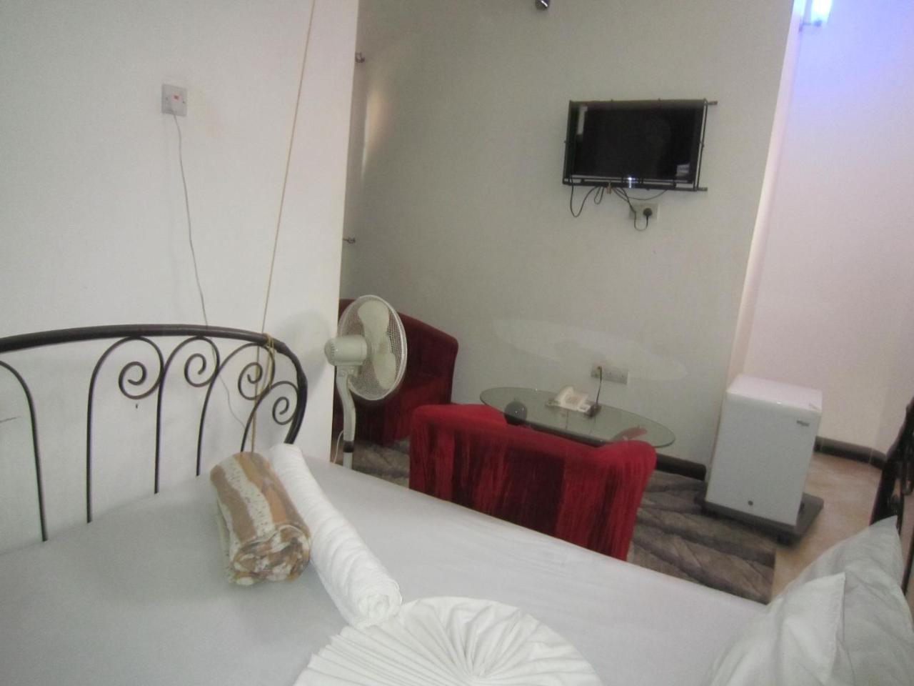 Jakicha Motel Dar es Salaam Exteriör bild